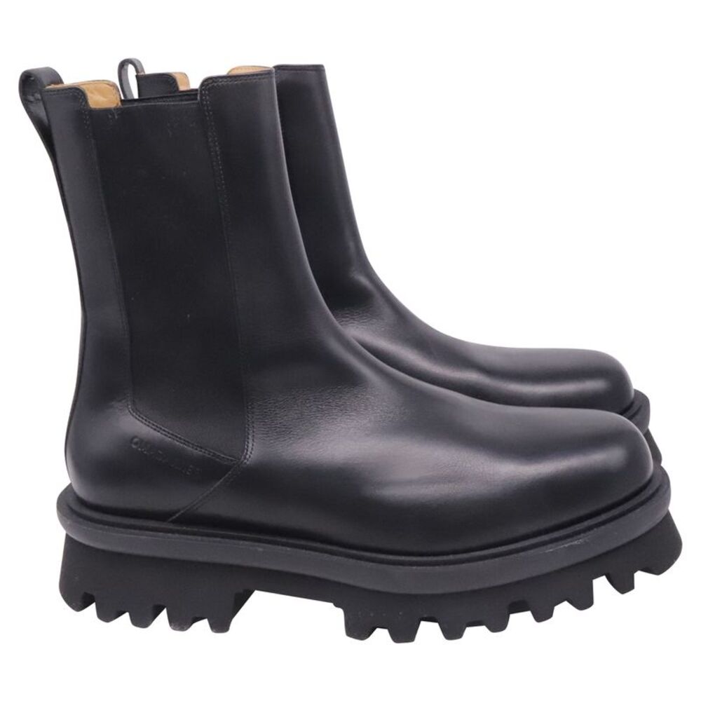 Ferragamo Chelsea Boots in Black Leather